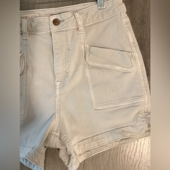 Anthropologie Pilcro Ultra High-Rise Utility Denim Shorts. Size 29. - Picture 9 of 9